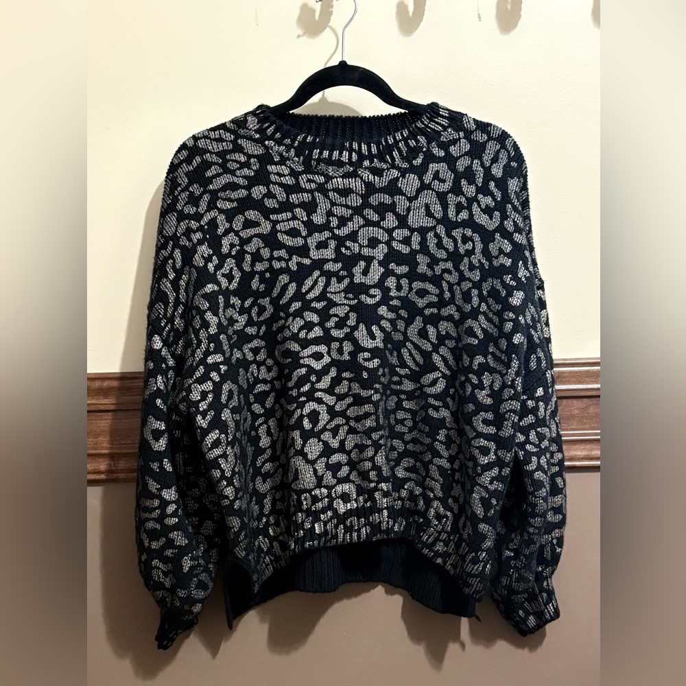 💠 Andthewhy Womens Black Gold Leopard Print Pullover Sweater Size Small/Medium